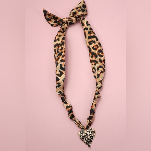 Leopard Print Handmade Scarf Necklace (5111)